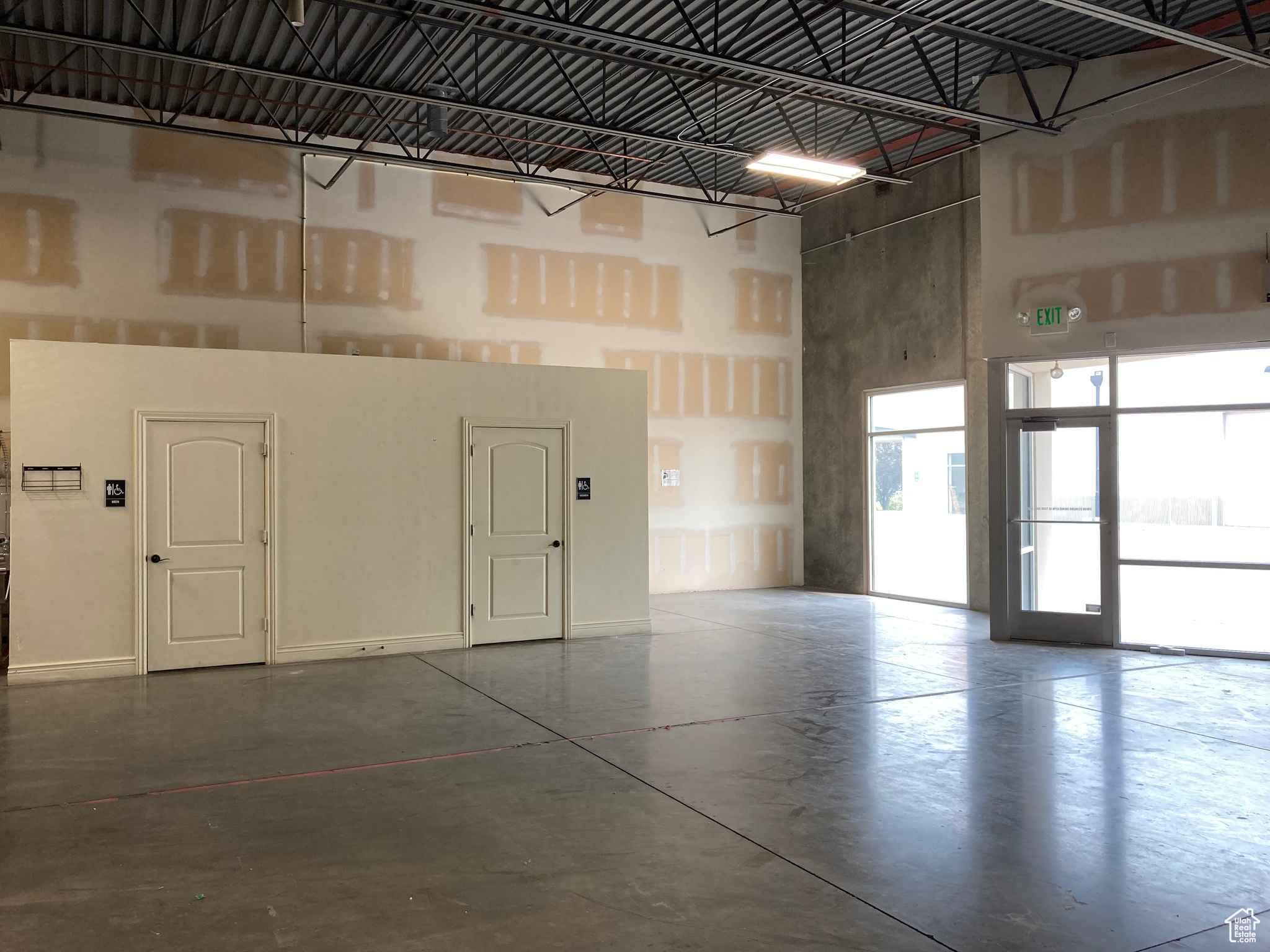 NORTH PARK INDUSTRIAL CONDO - Commercial Lease