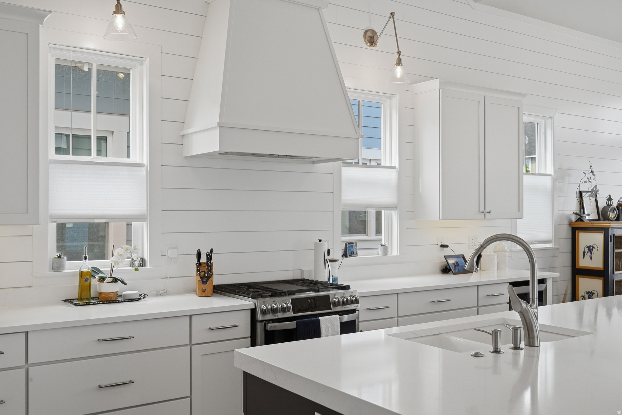 DAYBREAK LAKE ISLAND - Residential