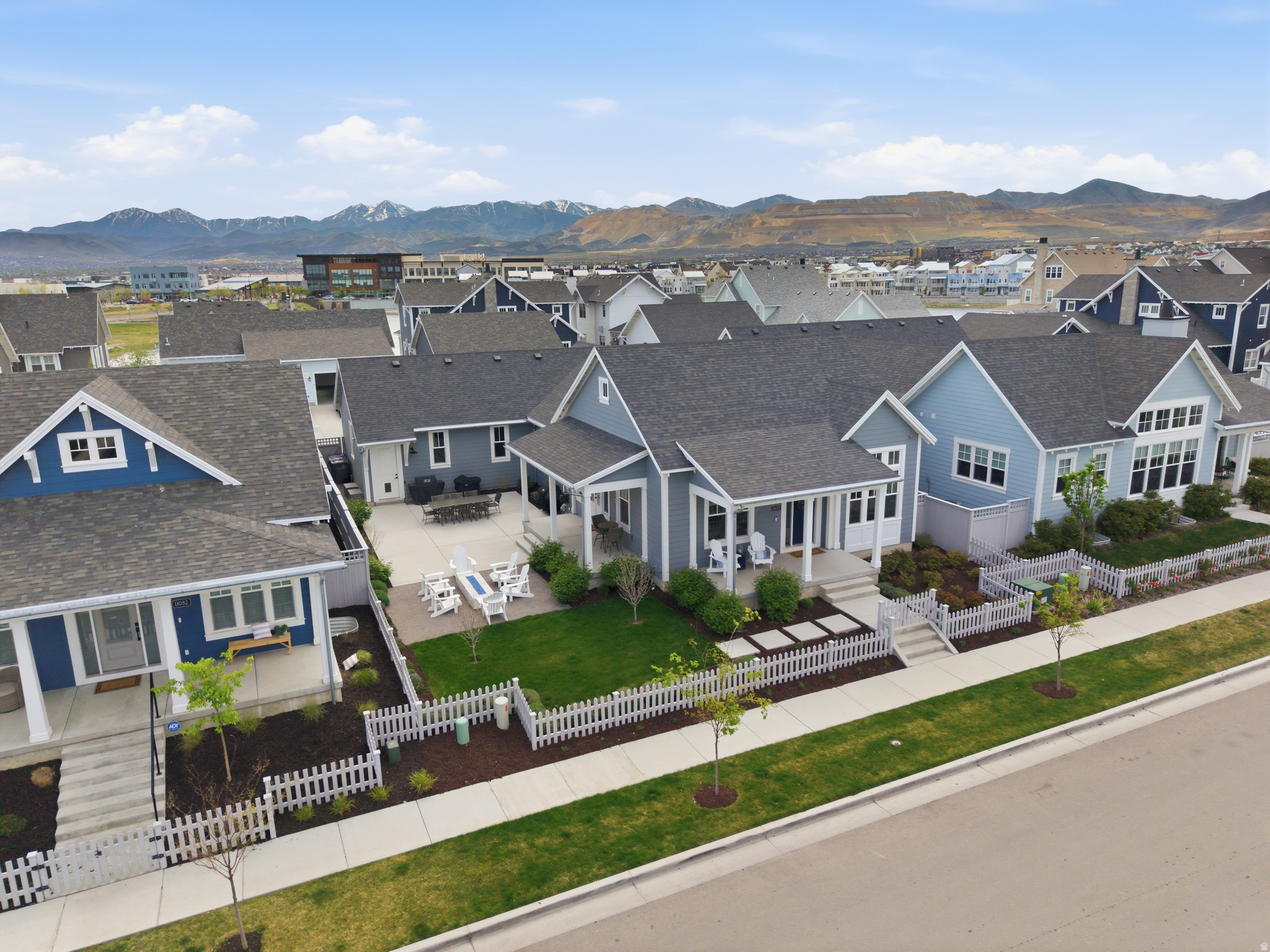 DAYBREAK LAKE ISLAND - Residential