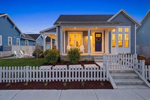 Photo of 11072 S PADDLE BOARD WAY S, South Jordan, UT 84009 (MLS # 2150620)