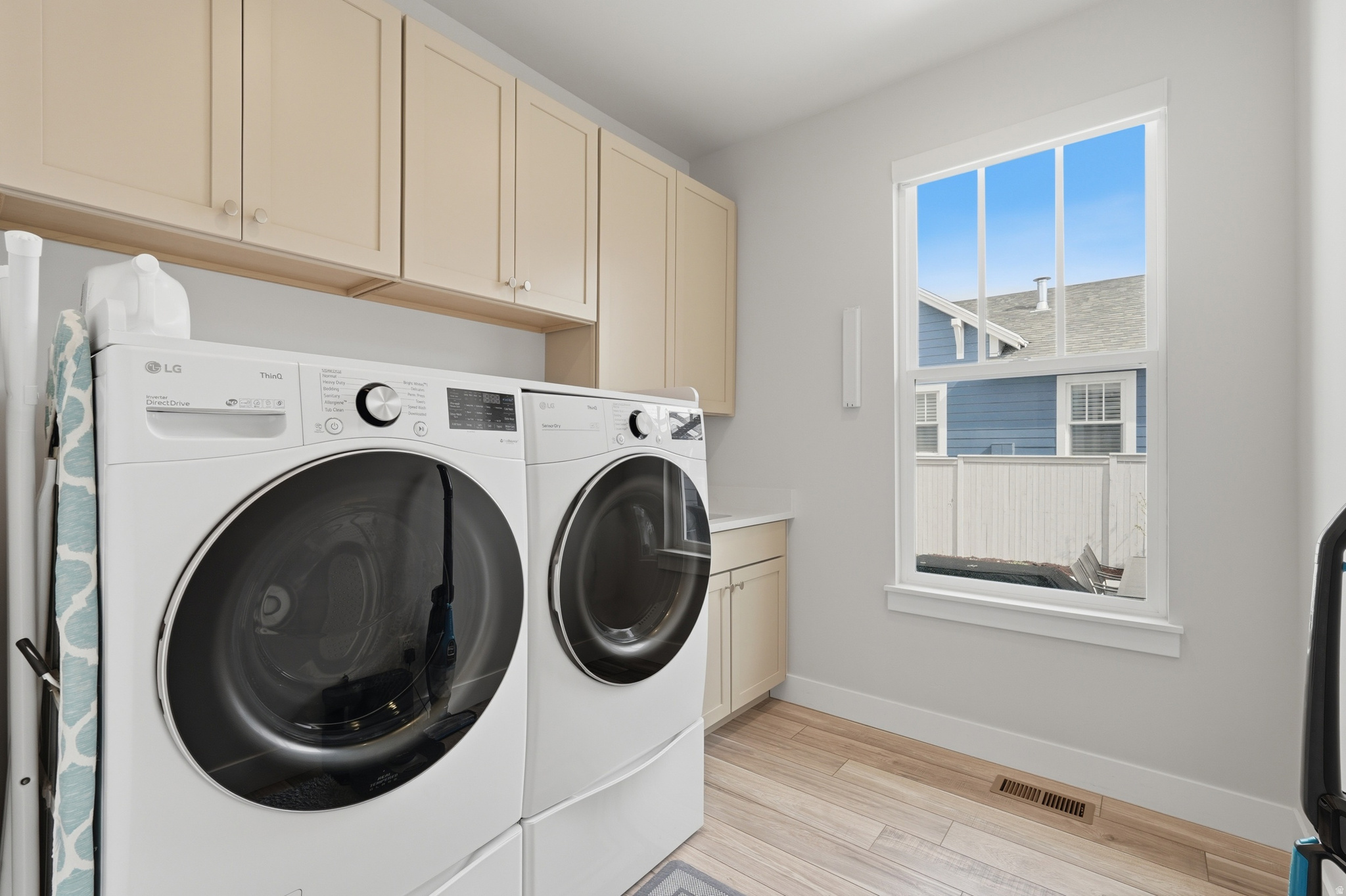 DAYBREAK LAKE ISLAND - Residential