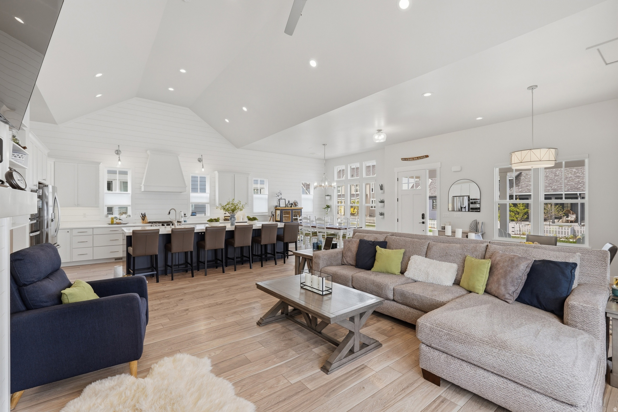 DAYBREAK LAKE ISLAND - Residential