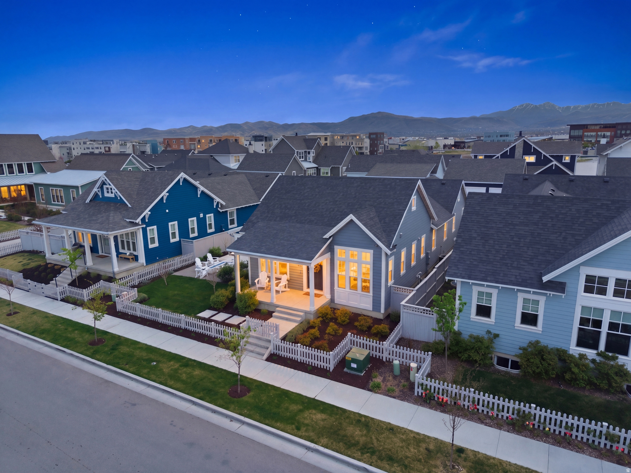DAYBREAK LAKE ISLAND - Residential