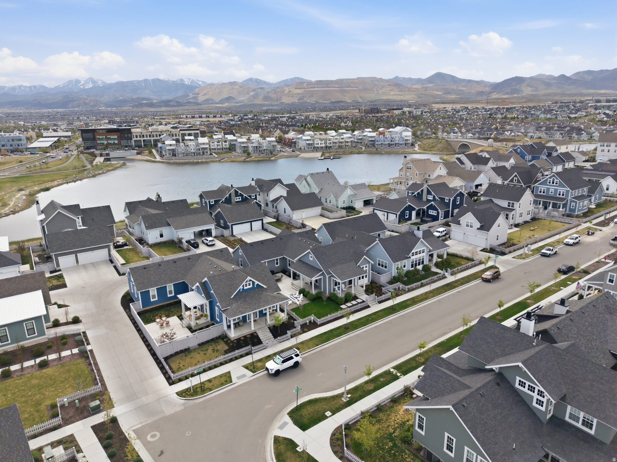 DAYBREAK LAKE ISLAND - Residential