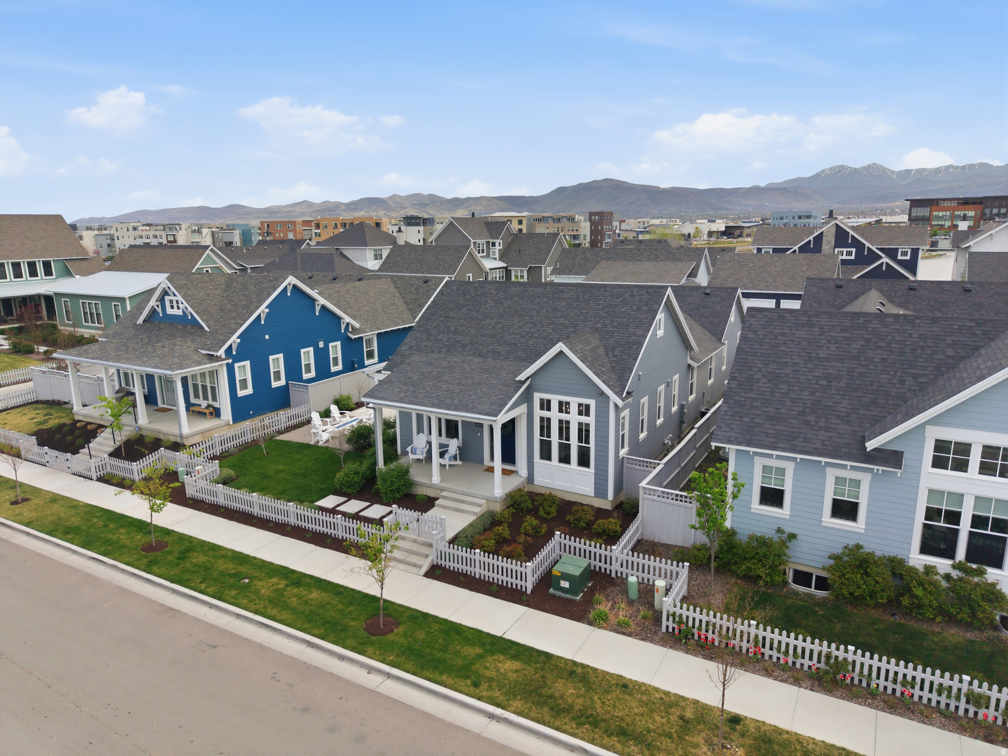 DAYBREAK LAKE ISLAND - Residential