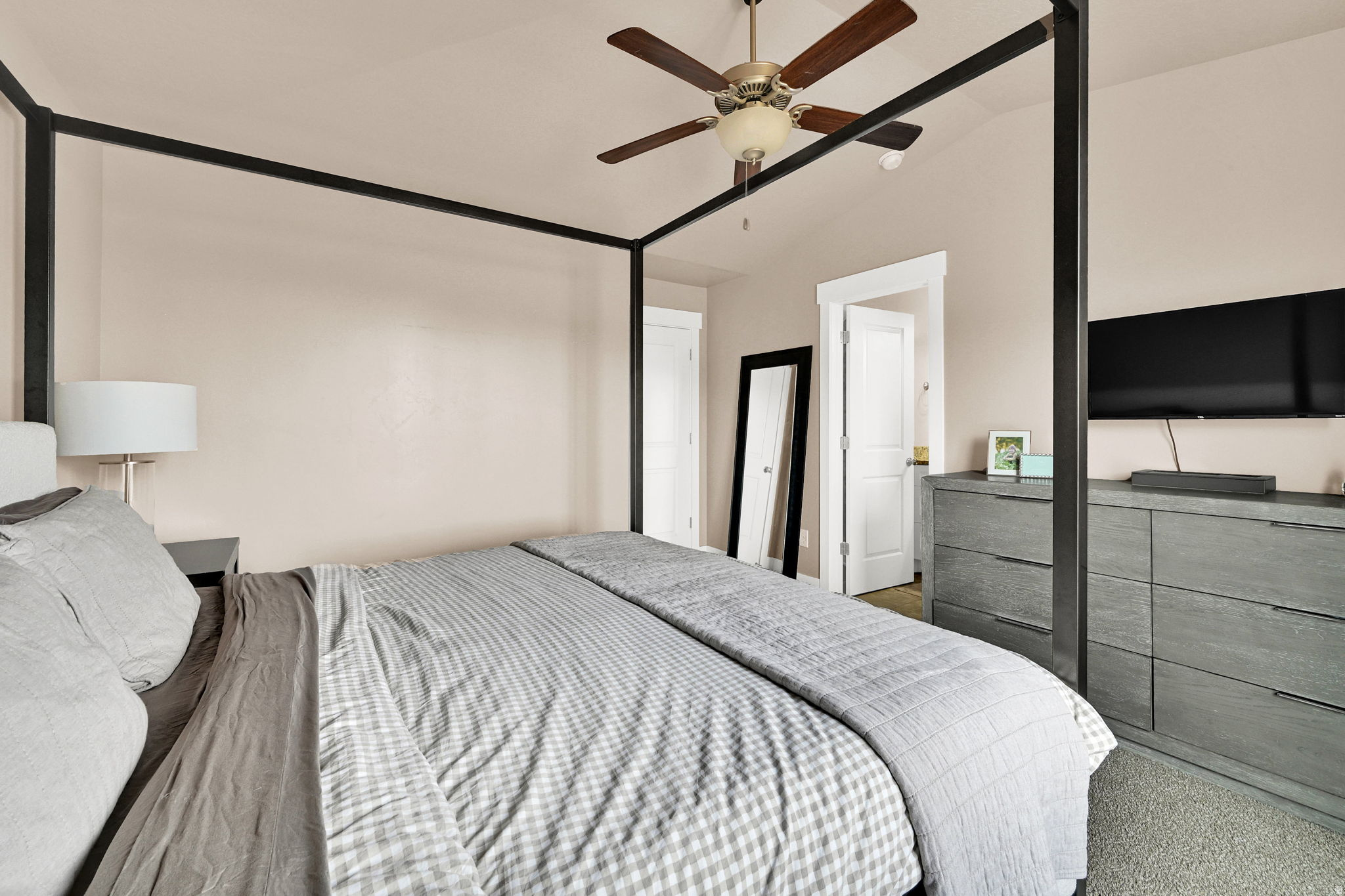 EAGLE POINT - Residential