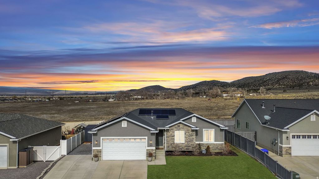 Photo of 2681 E CLARKSTONE DR, Eagle Mountain, UT 84005 (MLS # 2140630)