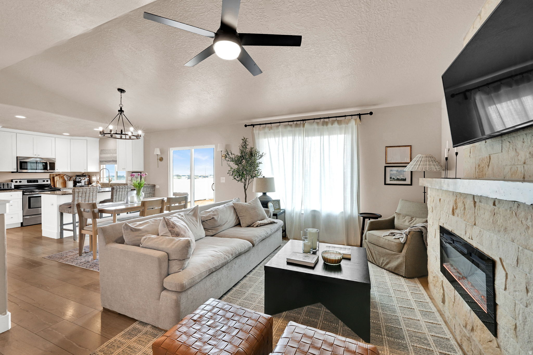 EAGLE POINT - Residential