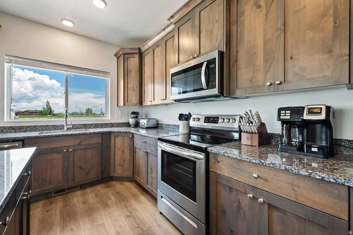 LIGHT HOUSE PT. - Residential