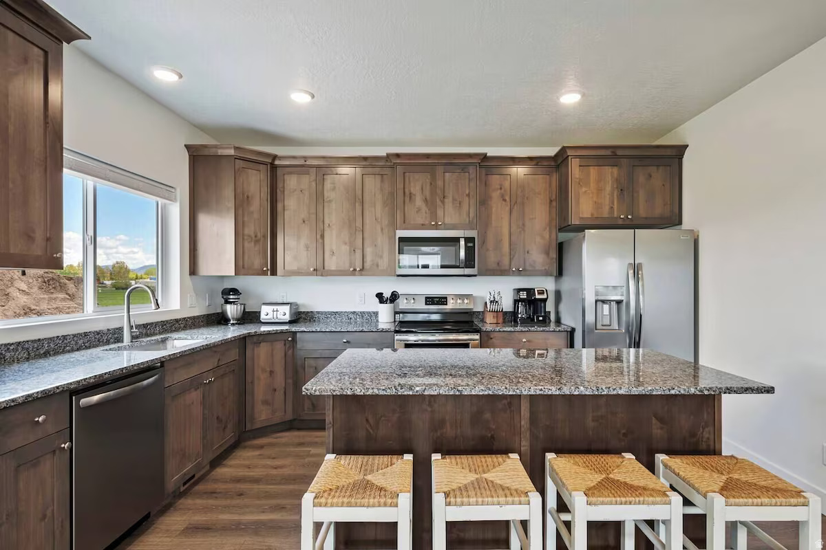 LIGHT HOUSE PT. - Residential