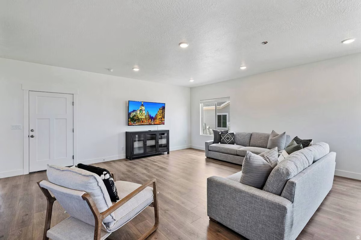 LIGHT HOUSE PT. - Residential