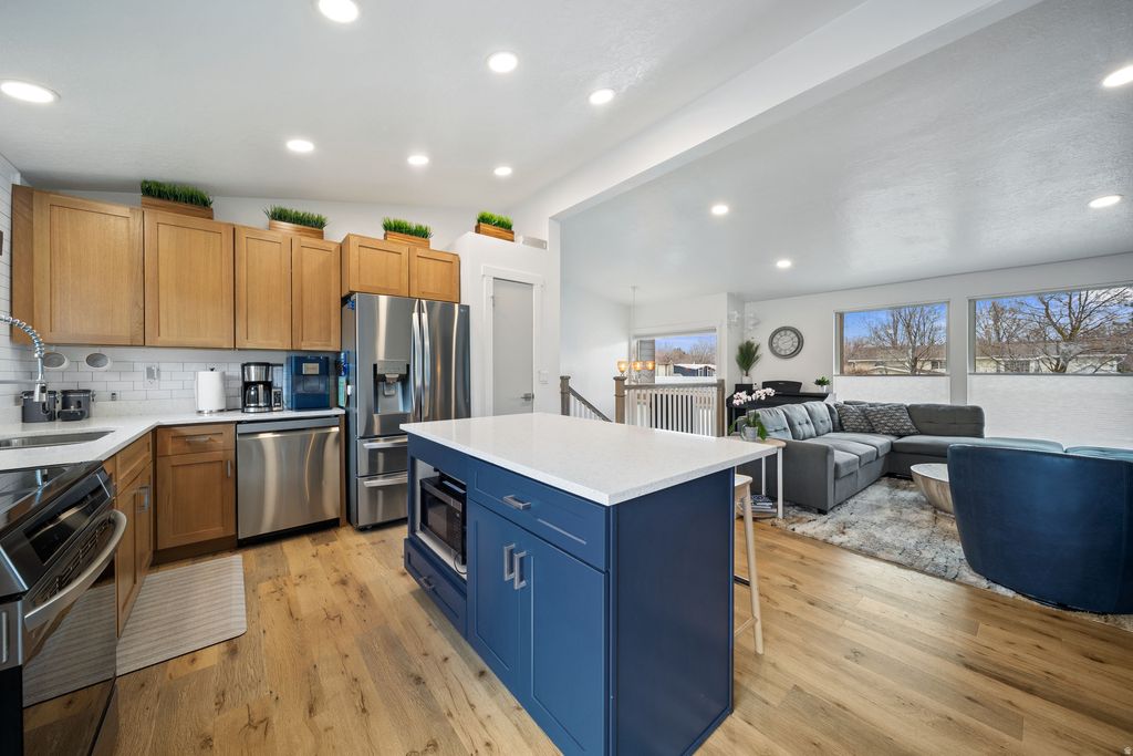 Photo of 917 E 7865 S, Sandy, UT 84094 (MLS # 2143879)