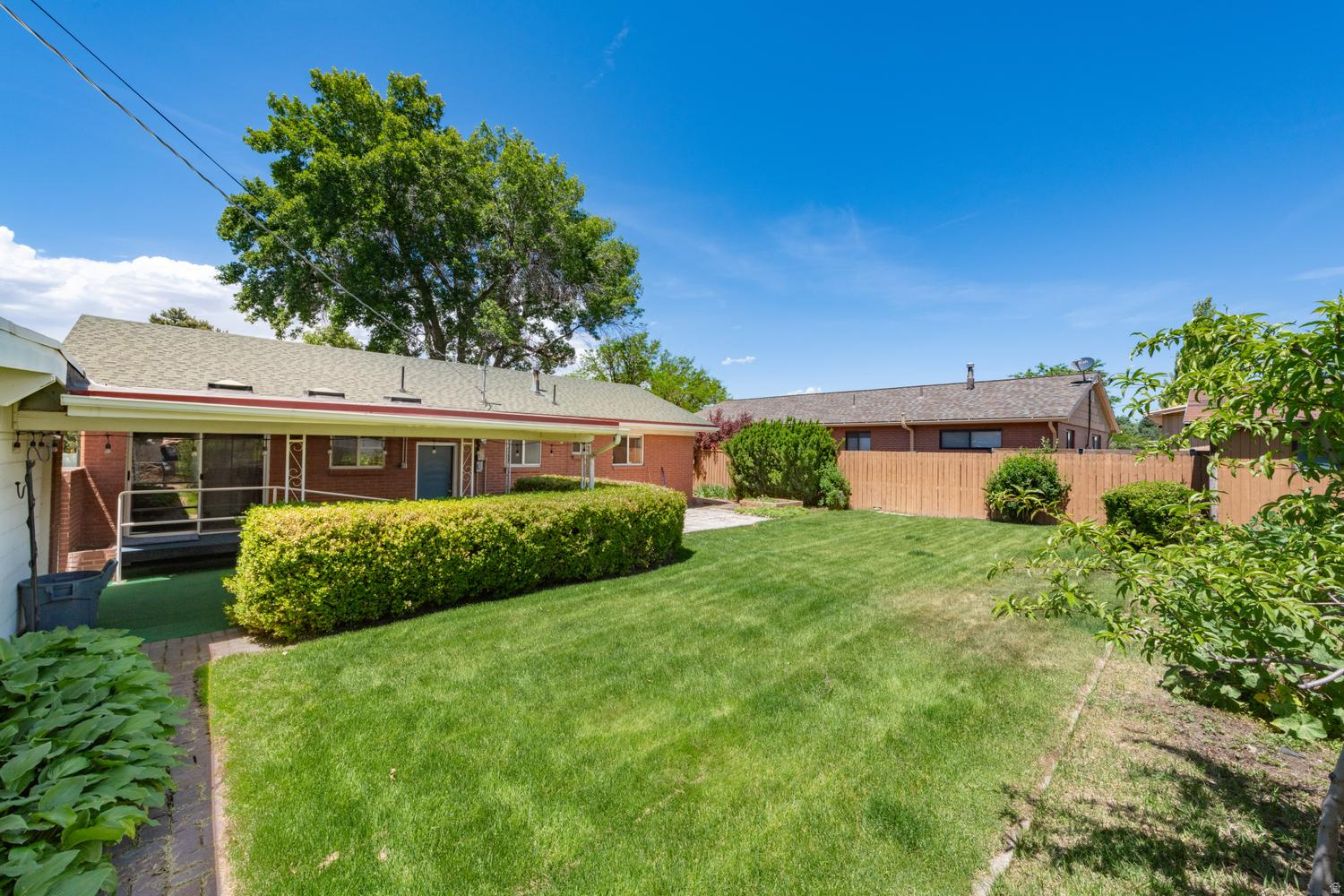 FULLER GARDEN - Residential