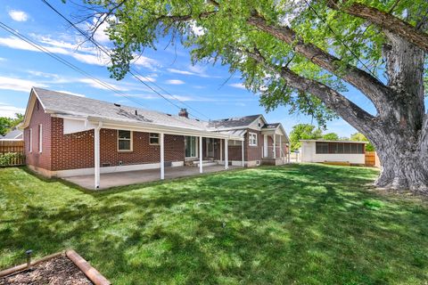 Tiny photo for 266 E CHIMES VIEW DR, South Ogden, UT 84405 (MLS # 2161212)