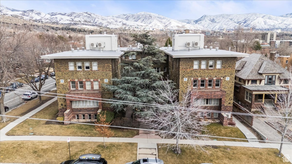 CAITHNESS CONDOMINIUM - Residential