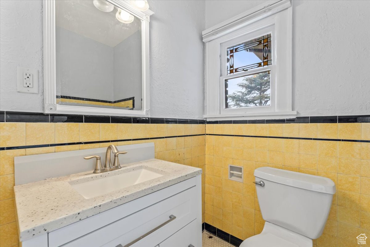 CAITHNESS CONDOMINIUM - Residential