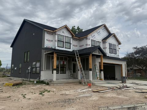 Photo of 3032 W SOLACE ST, Syracuse, UT 84075 (MLS # 2156463)