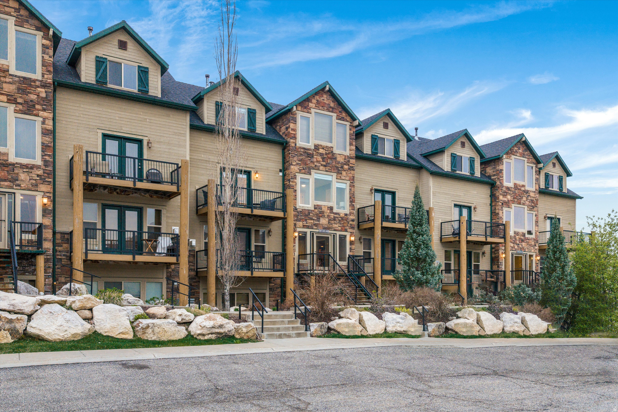 MOOSE HOLLOW - Residential