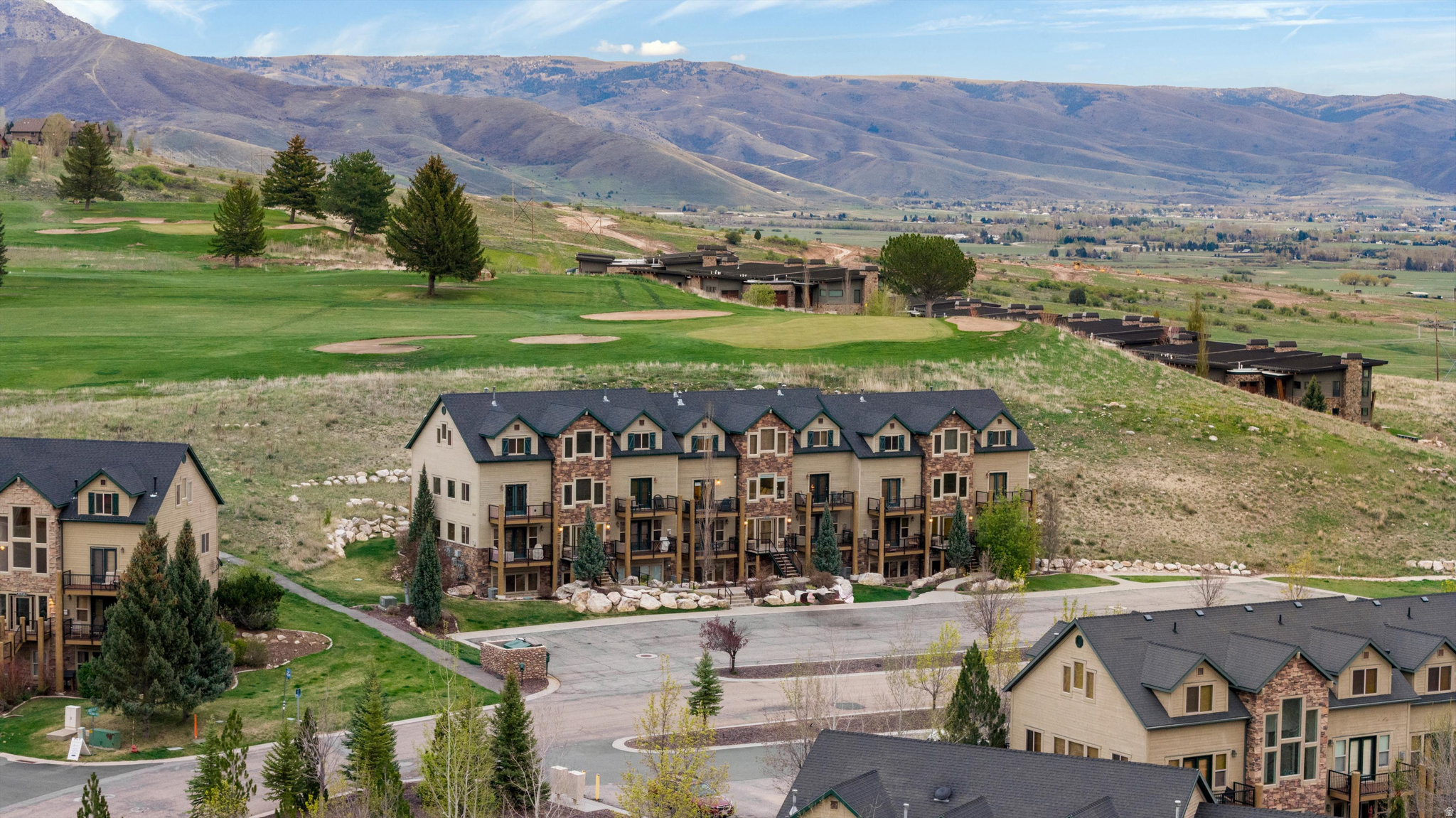 MOOSE HOLLOW - Residential