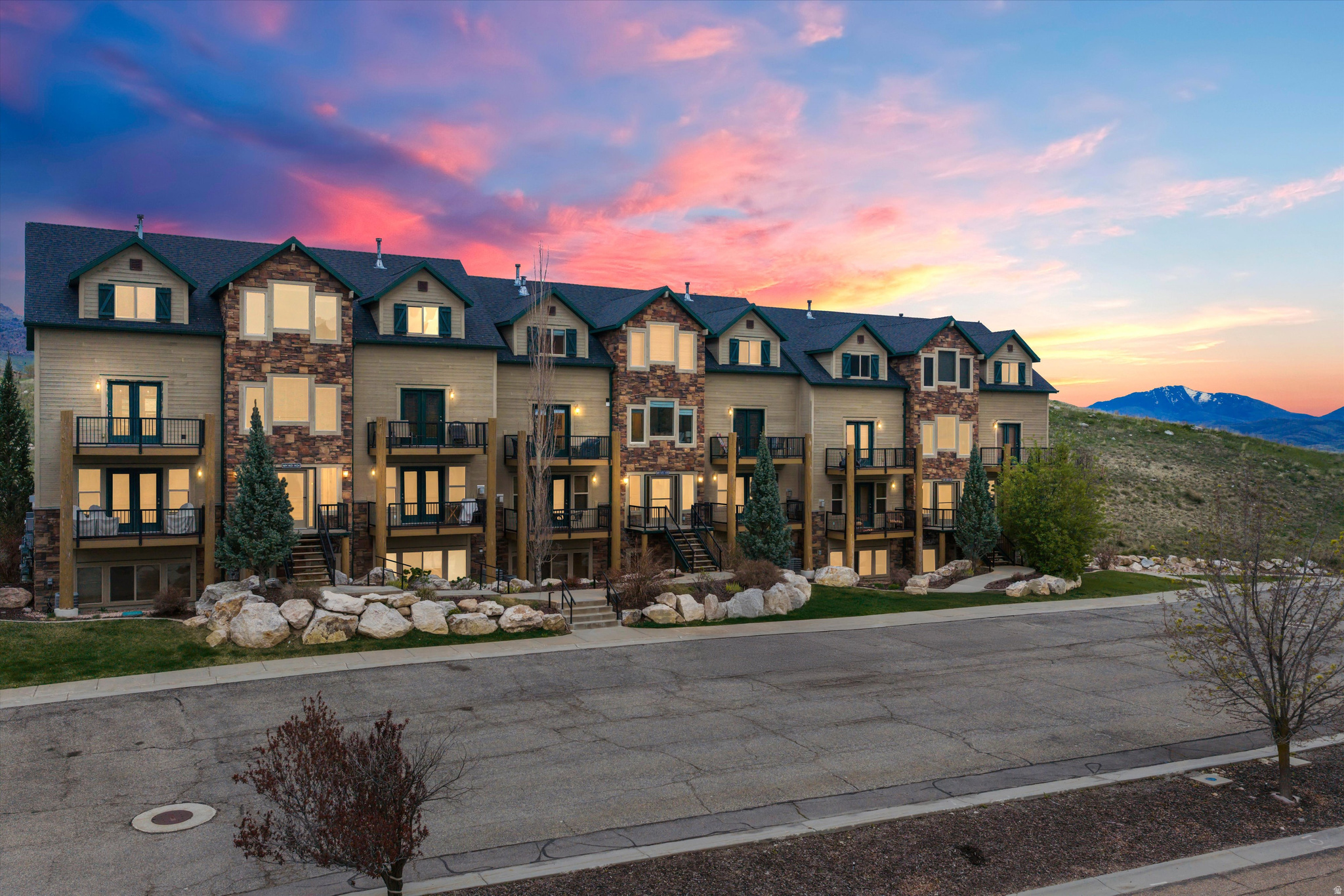 MOOSE HOLLOW - Residential