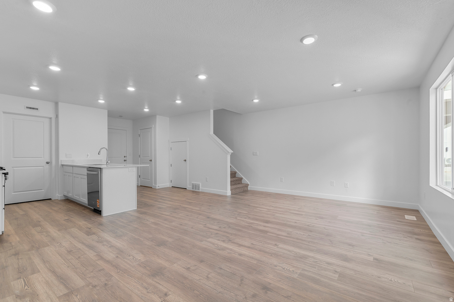 DIXON CREEK - Residential