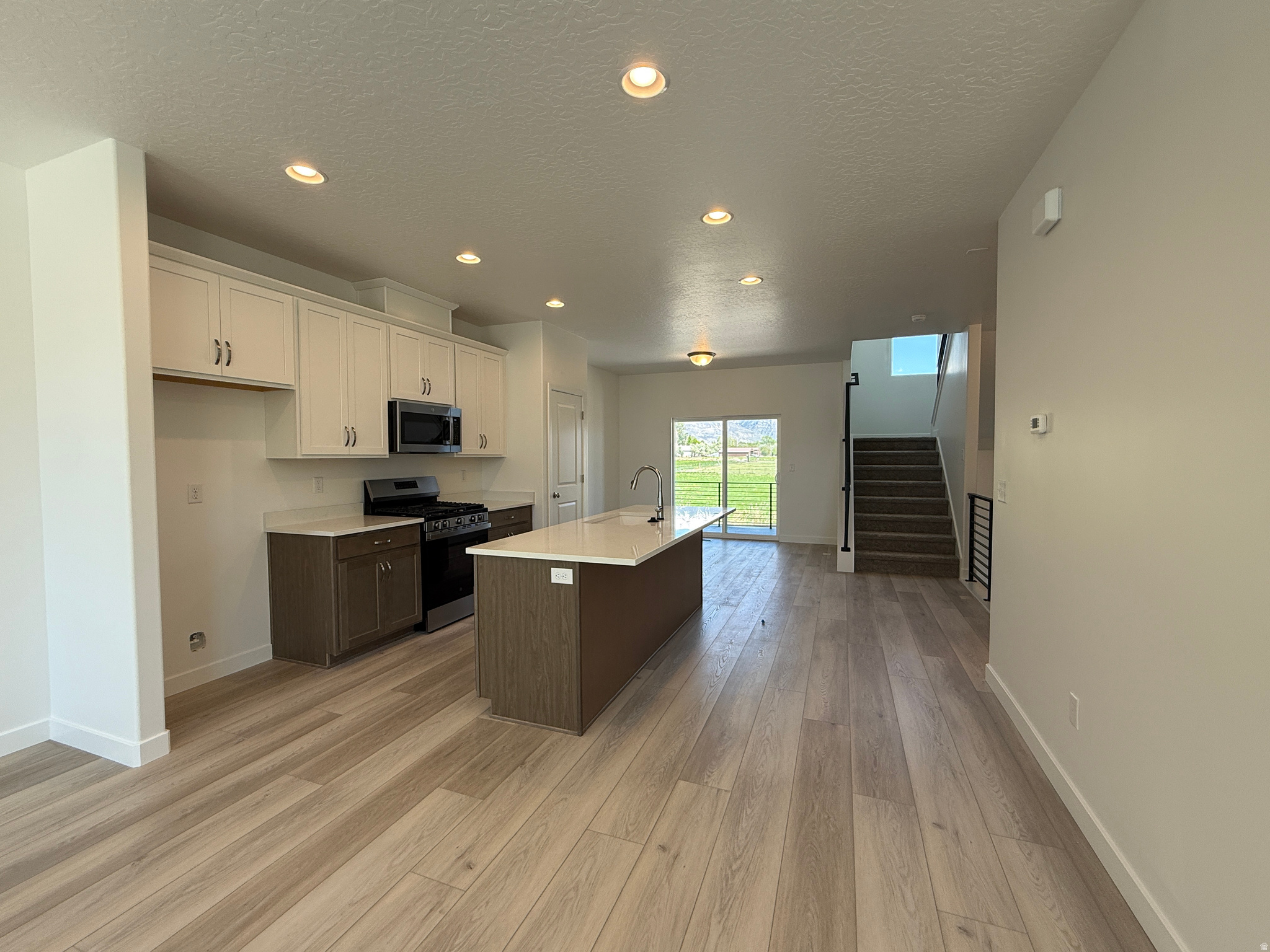 MEADOWBROOK - Residential