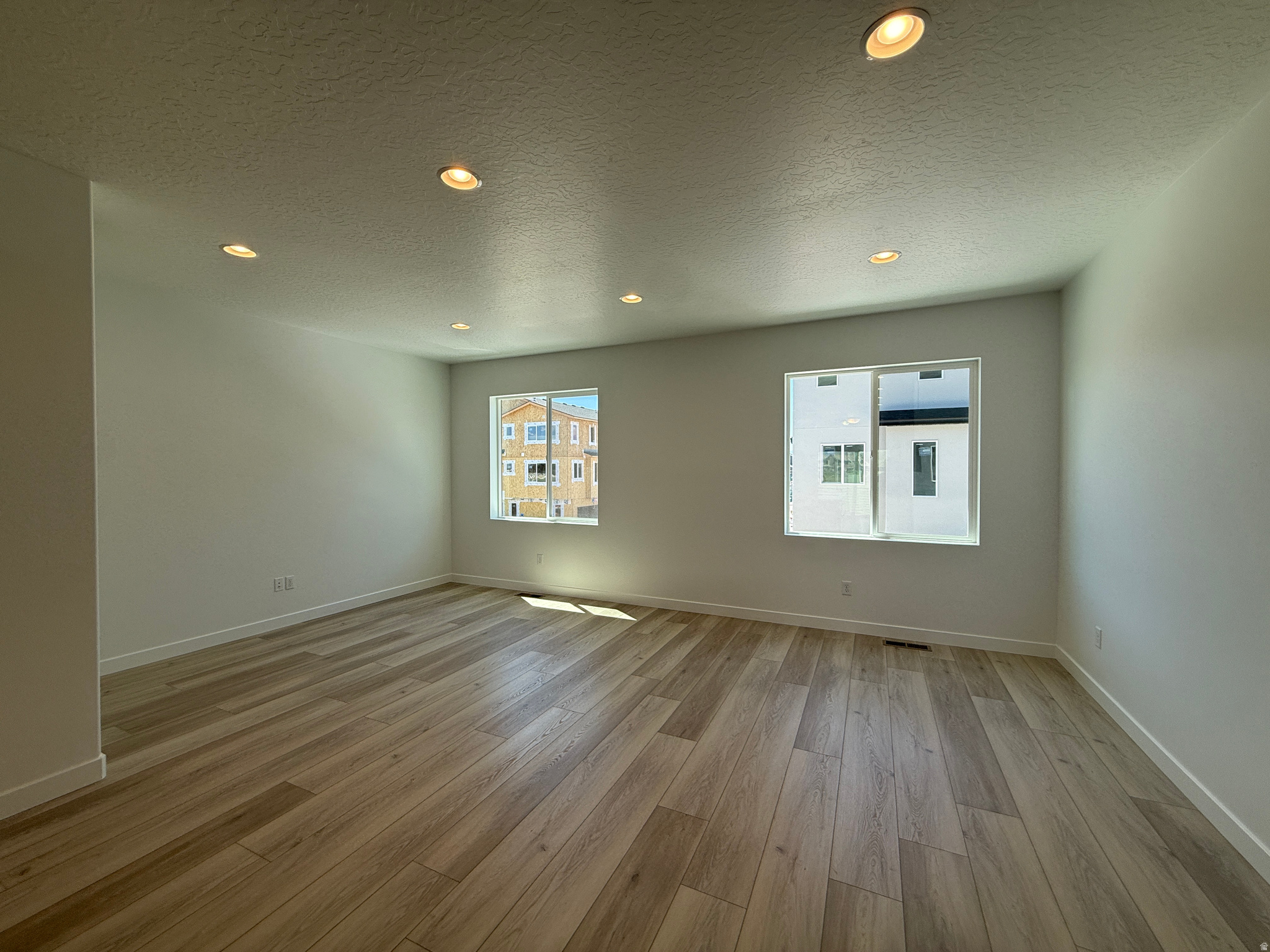 MEADOWBROOK - Residential