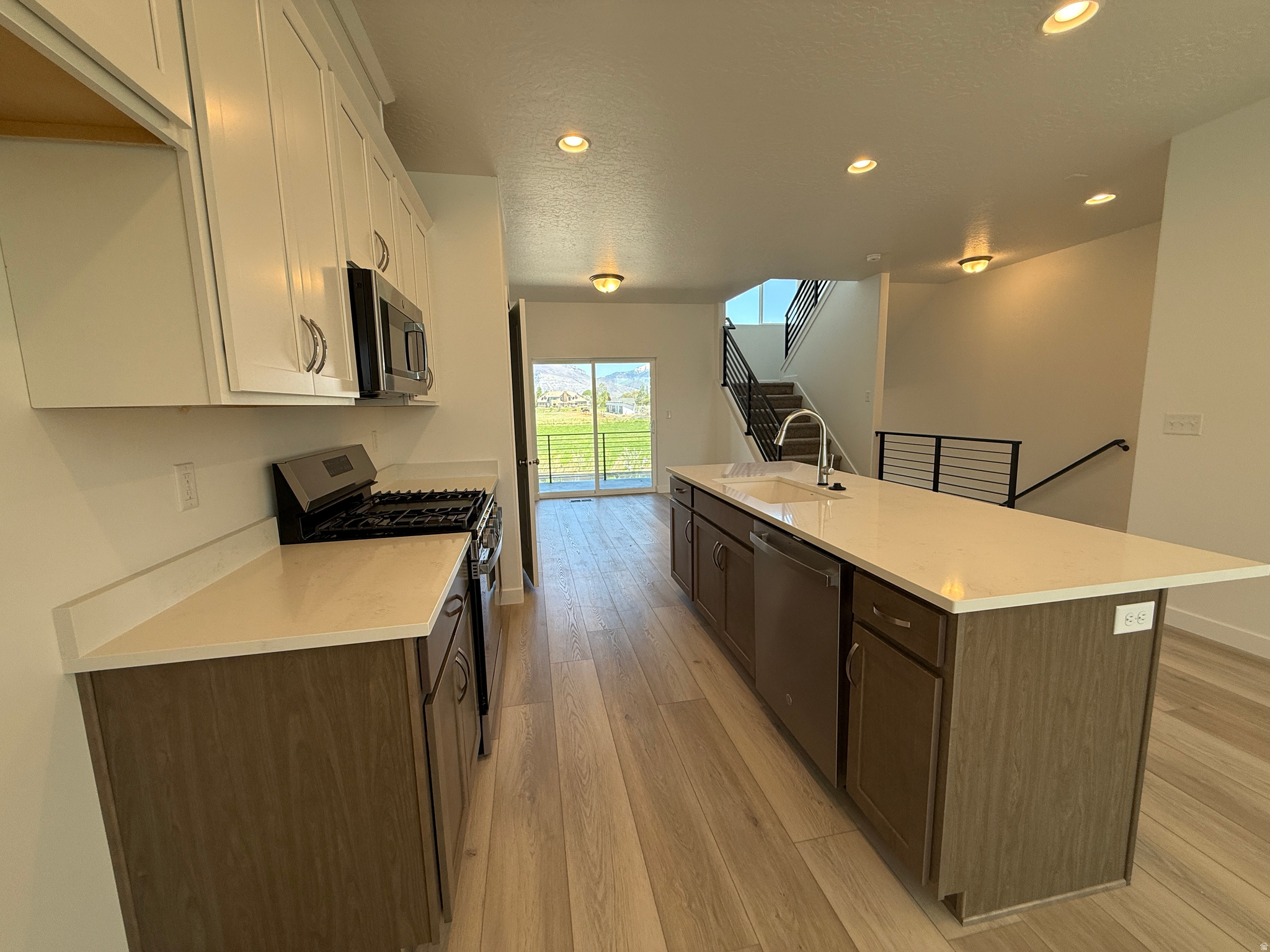 MEADOWBROOK - Residential