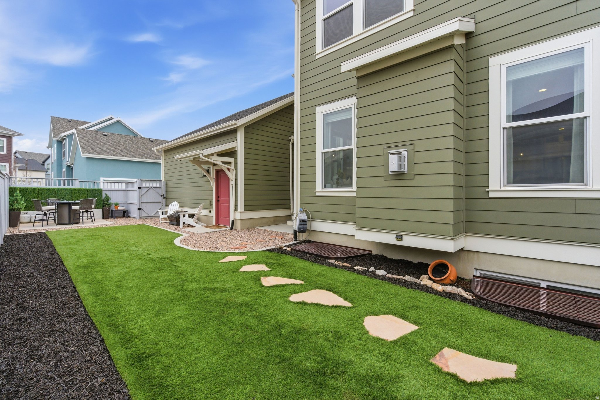 DAYBREAK - Residential