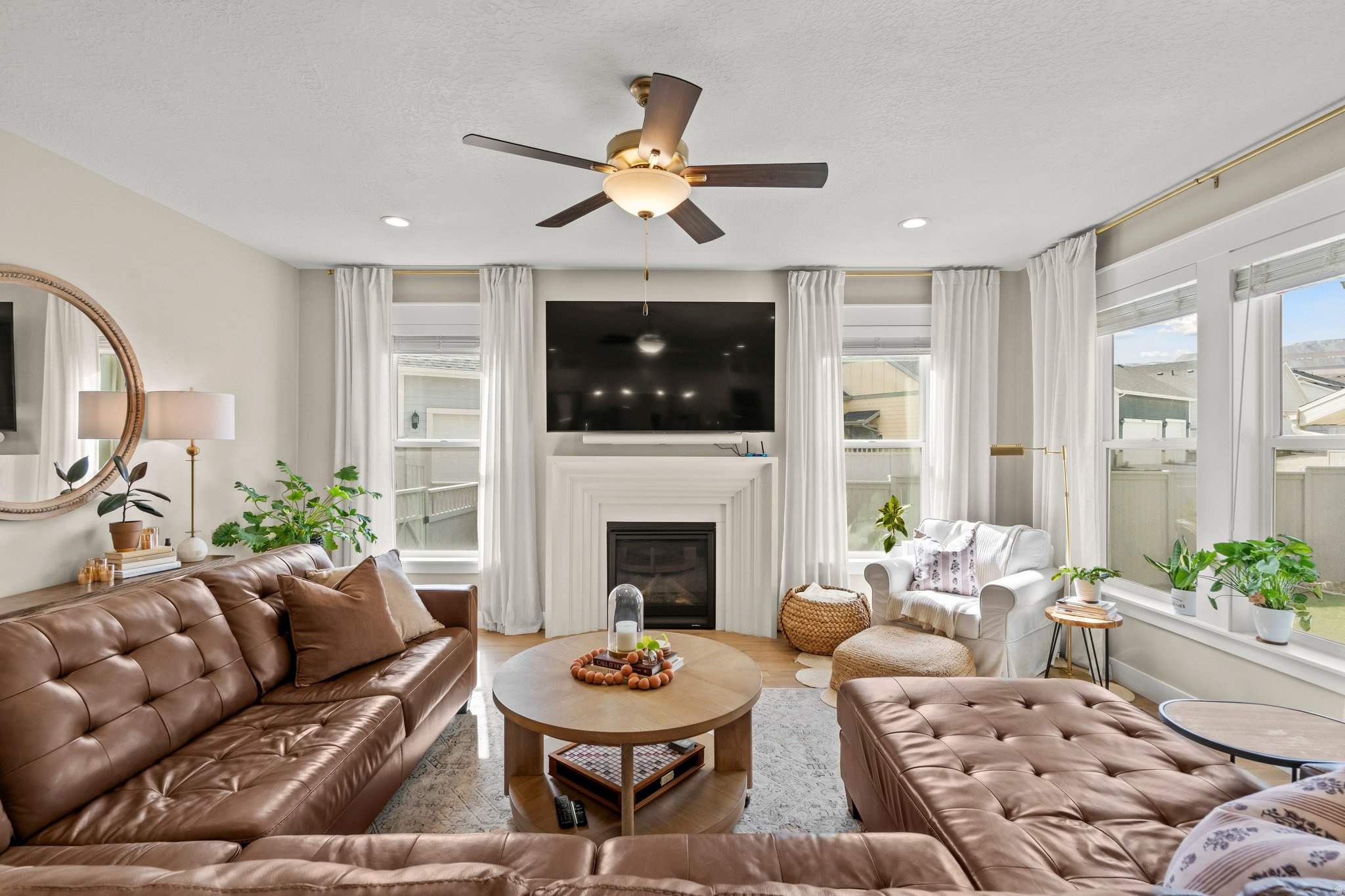 DAYBREAK - Residential