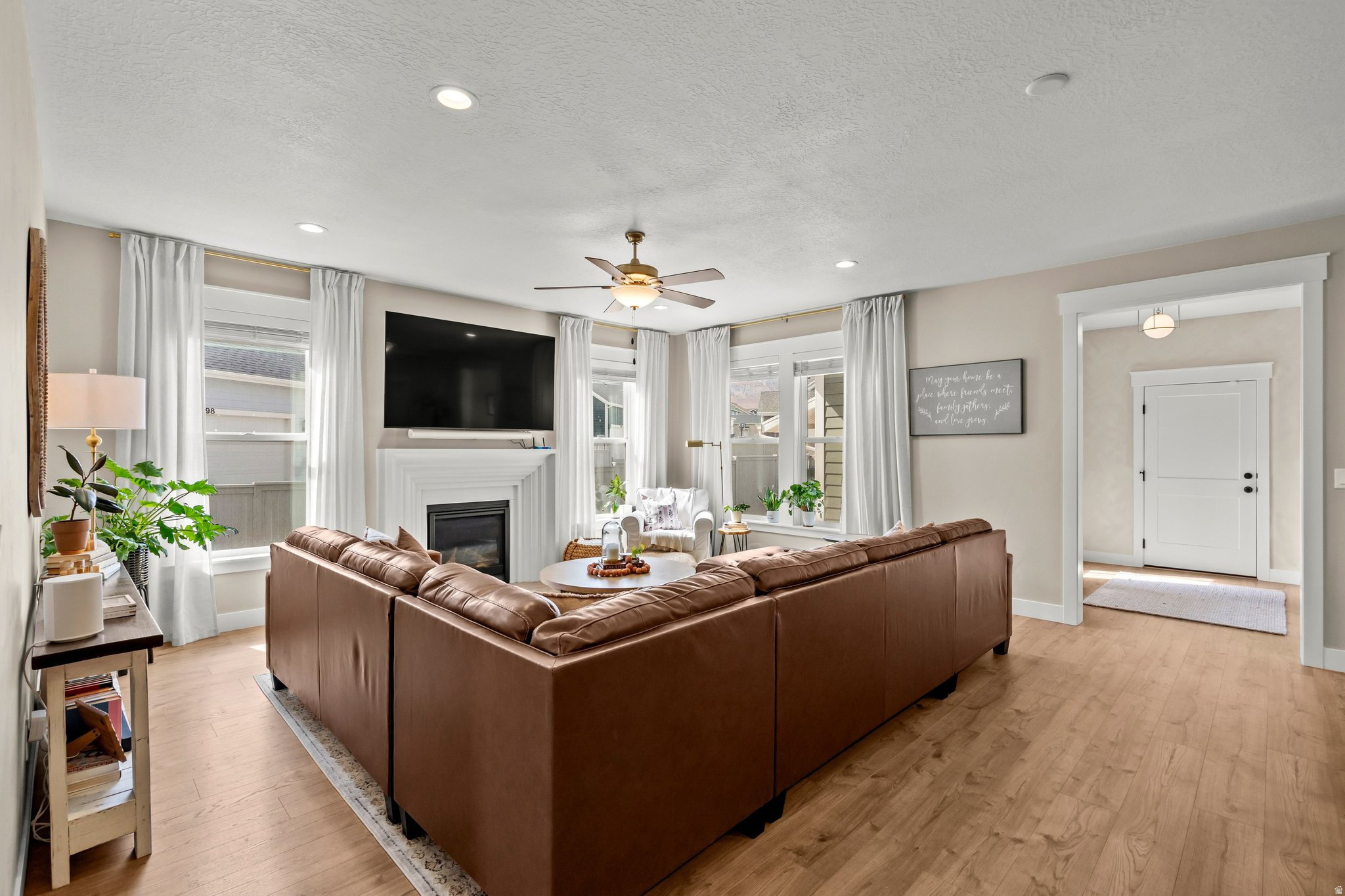 DAYBREAK - Residential