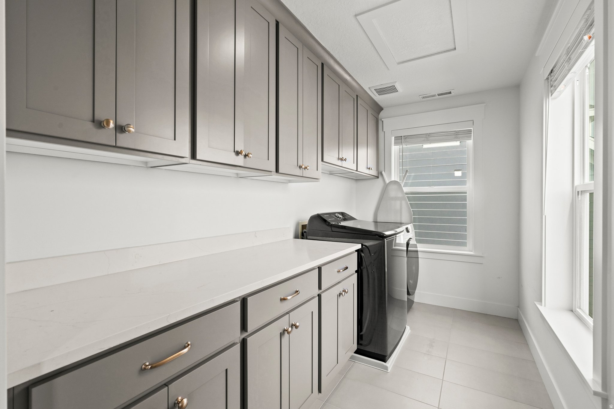 DAYBREAK - Residential