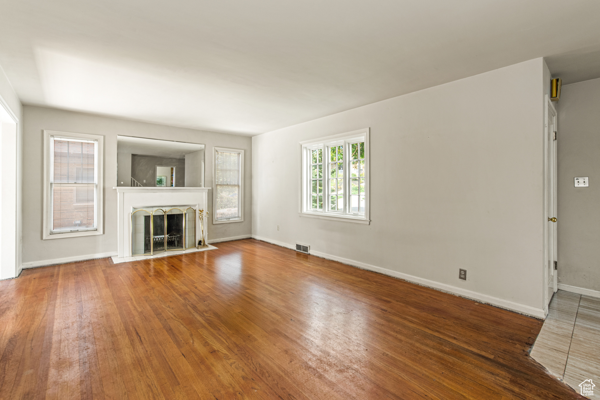 LOT 4, BLK 1 - Residential