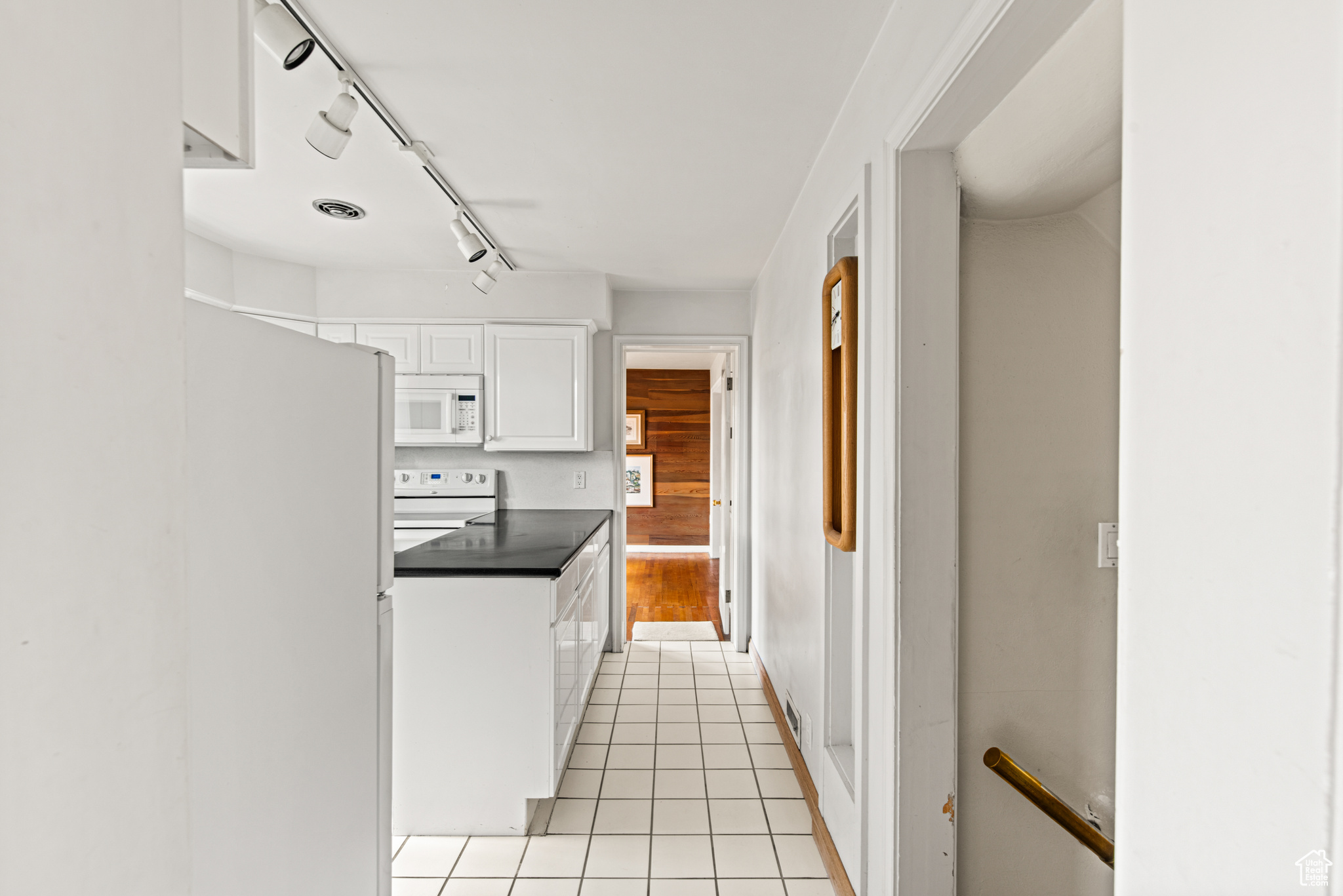 LOT 4, BLK 1 - Residential