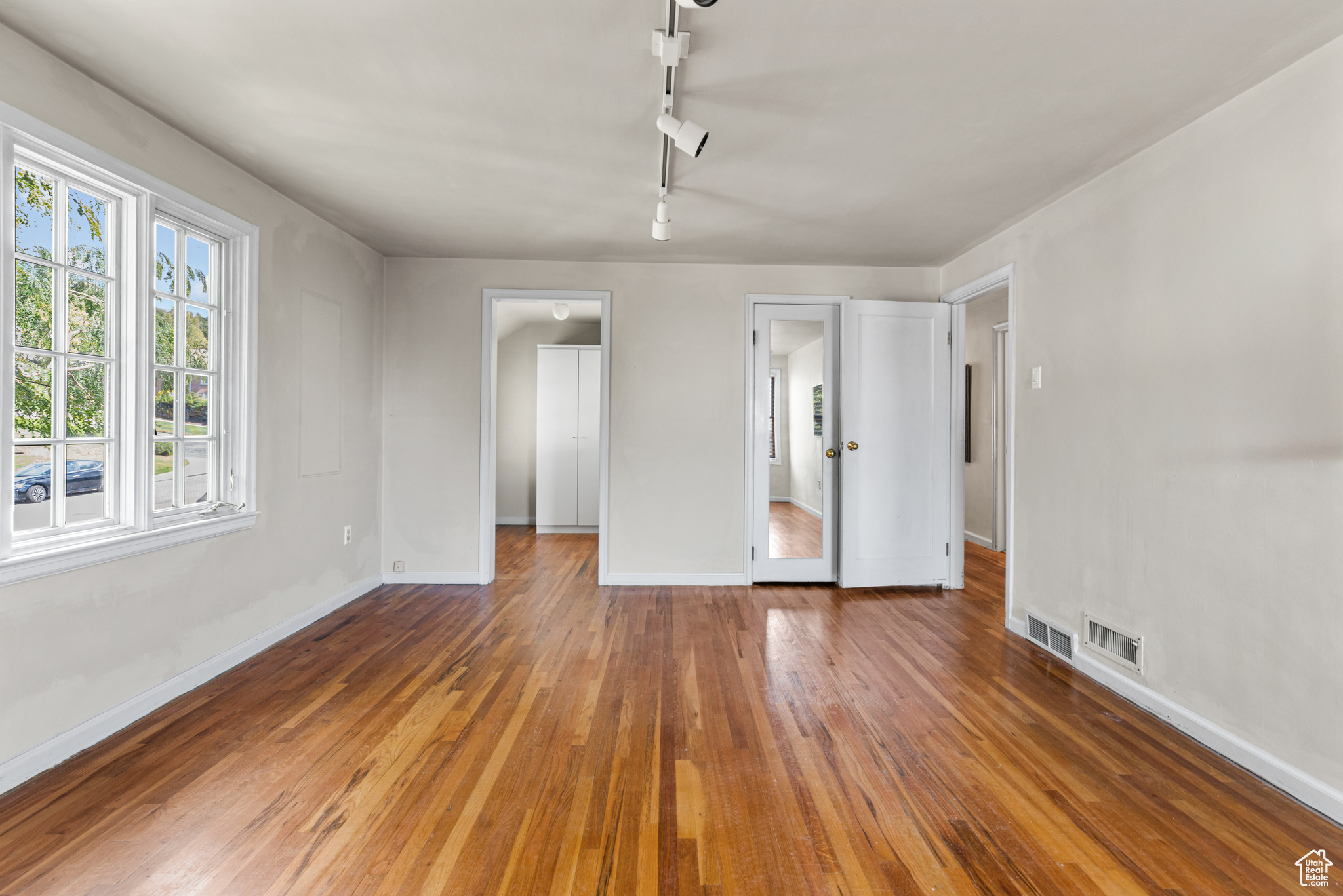 LOT 4, BLK 1 - Residential