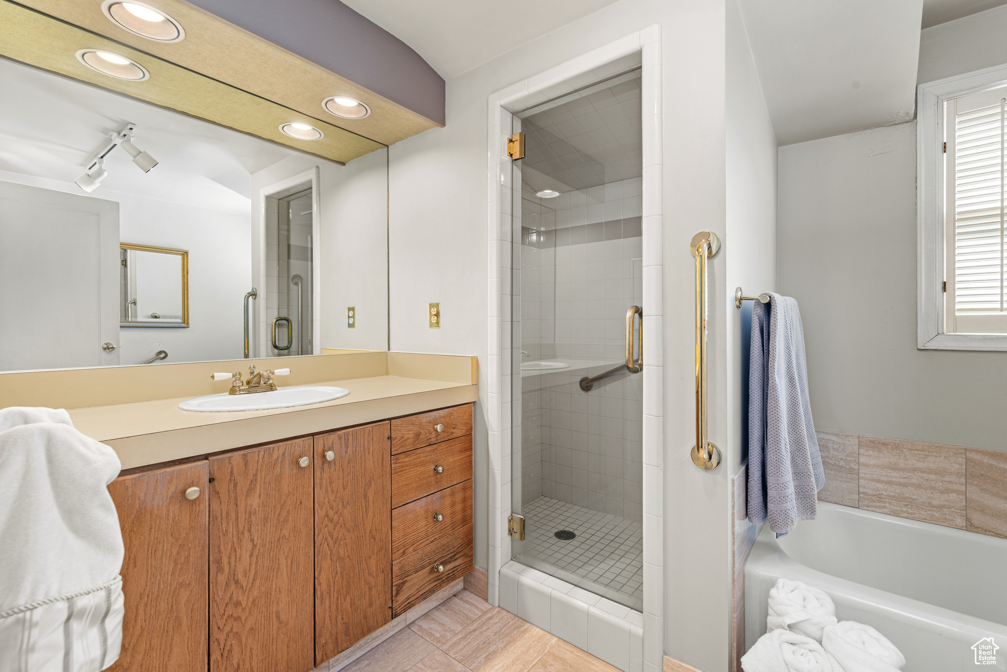 LOT 4, BLK 1 - Residential