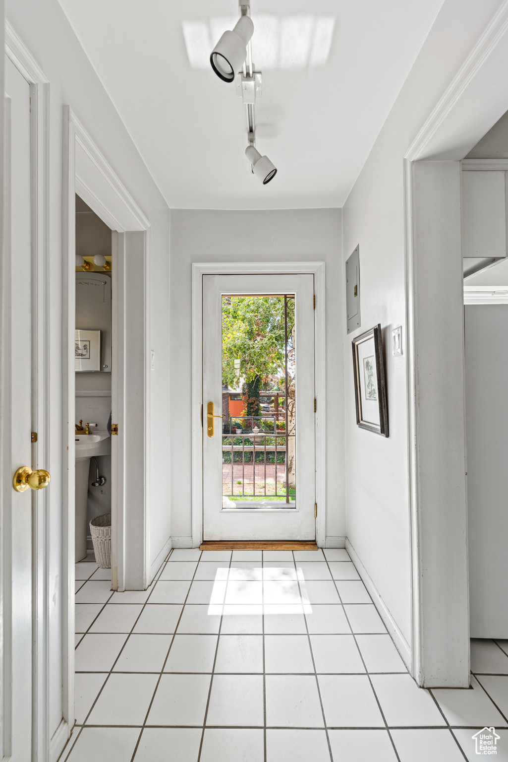 LOT 4, BLK 1 - Residential