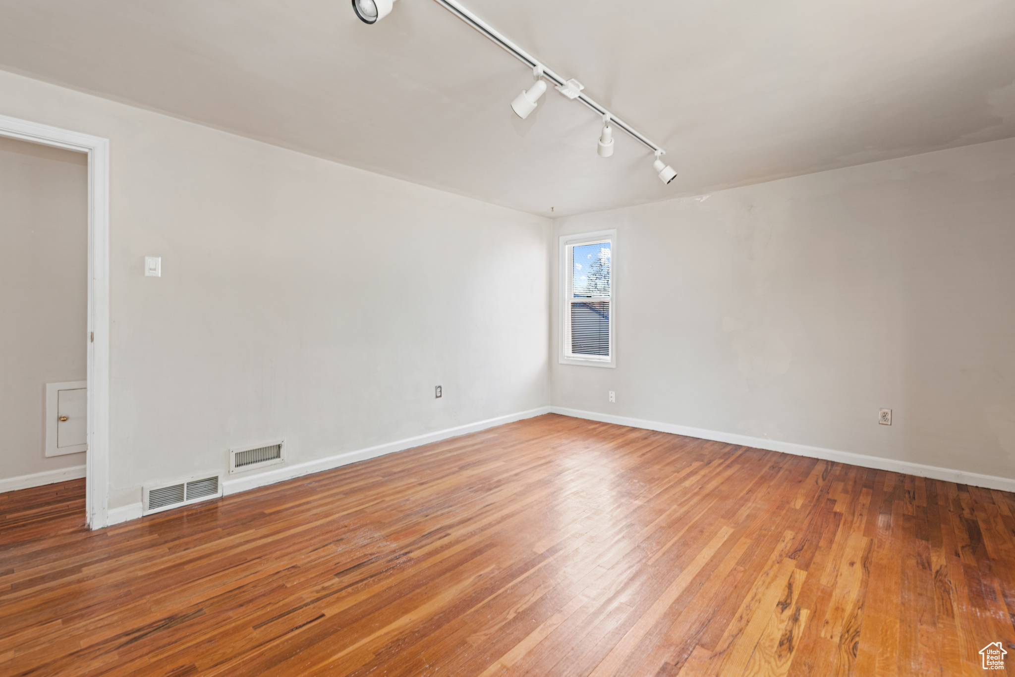 LOT 4, BLK 1 - Residential