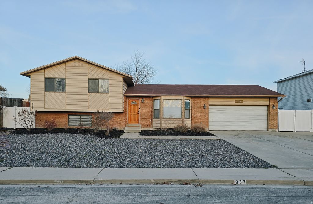 Photo of 937 S 1635 W, Orem, UT 84059 (MLS # 2140074)