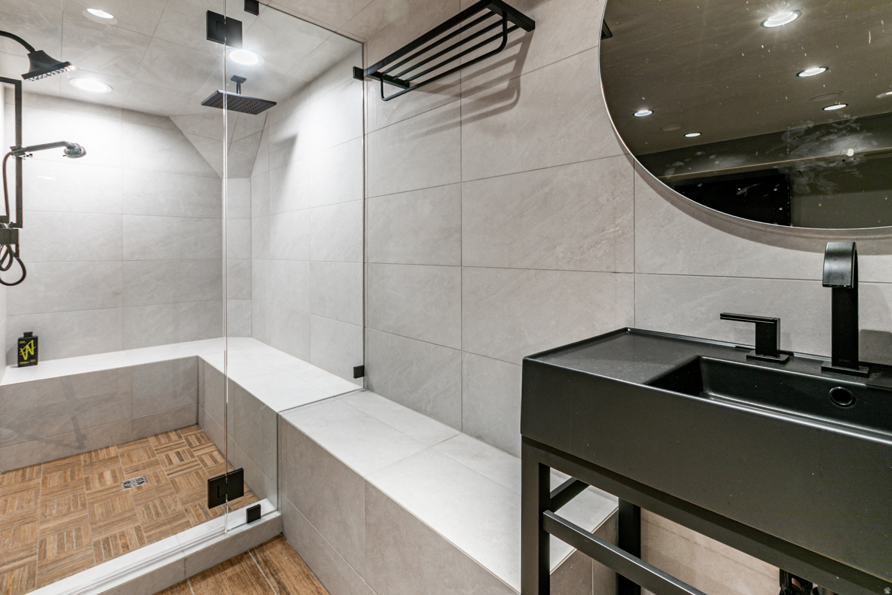 EAGLE WAY PLAT AMENDMENT SUBDIVISION - Residential Lease