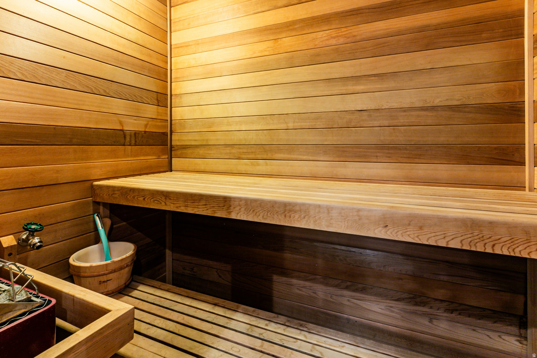 EAGLE WAY PLAT AMENDMENT SUBDIVISION - Residential Lease