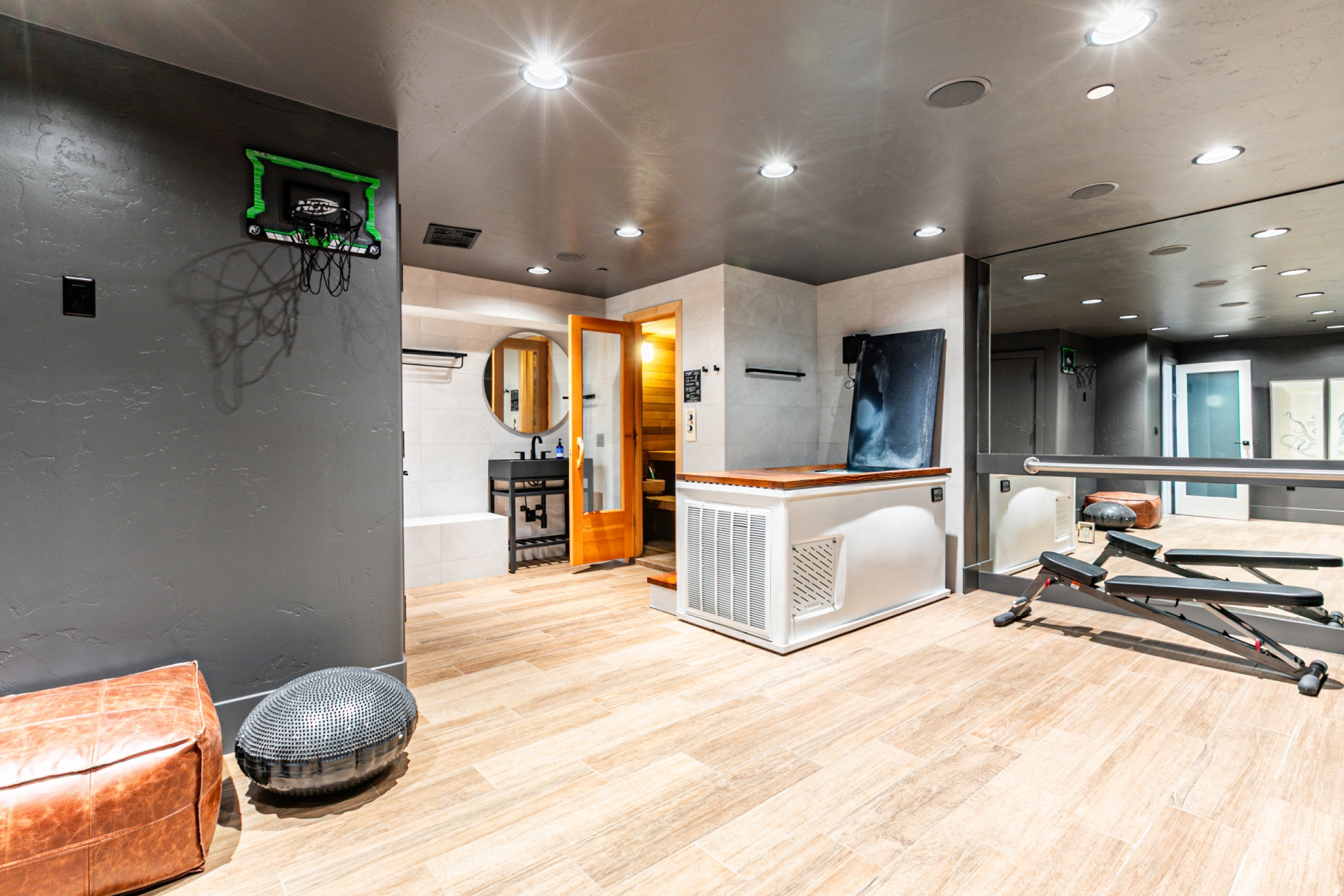 EAGLE WAY PLAT AMENDMENT SUBDIVISION - Residential Lease