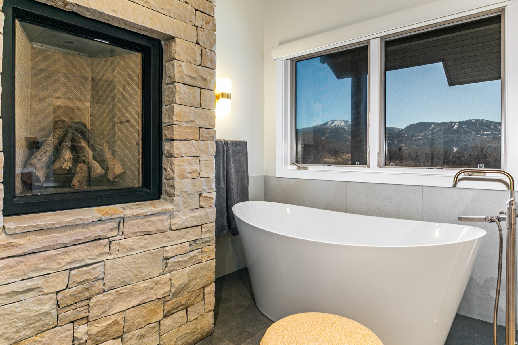 EAGLE WAY PLAT AMENDMENT SUBDIVISION - Residential Lease