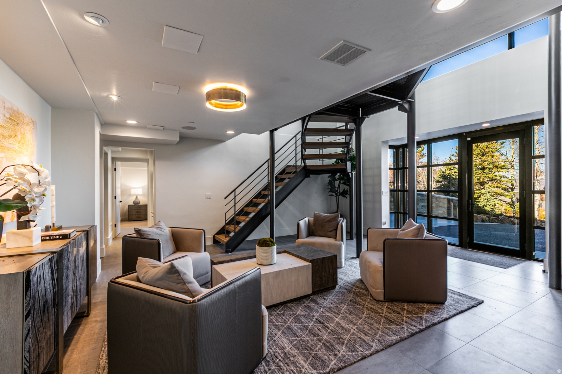 EAGLE WAY PLAT AMENDMENT SUBDIVISION - Residential Lease