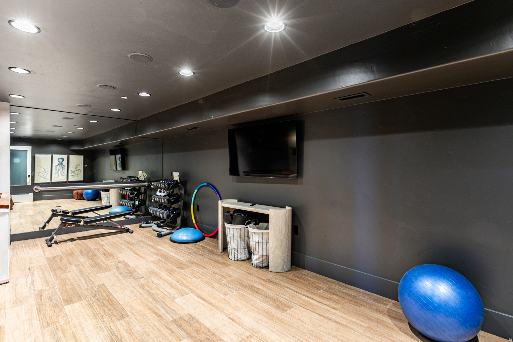 EAGLE WAY PLAT AMENDMENT SUBDIVISION - Residential Lease