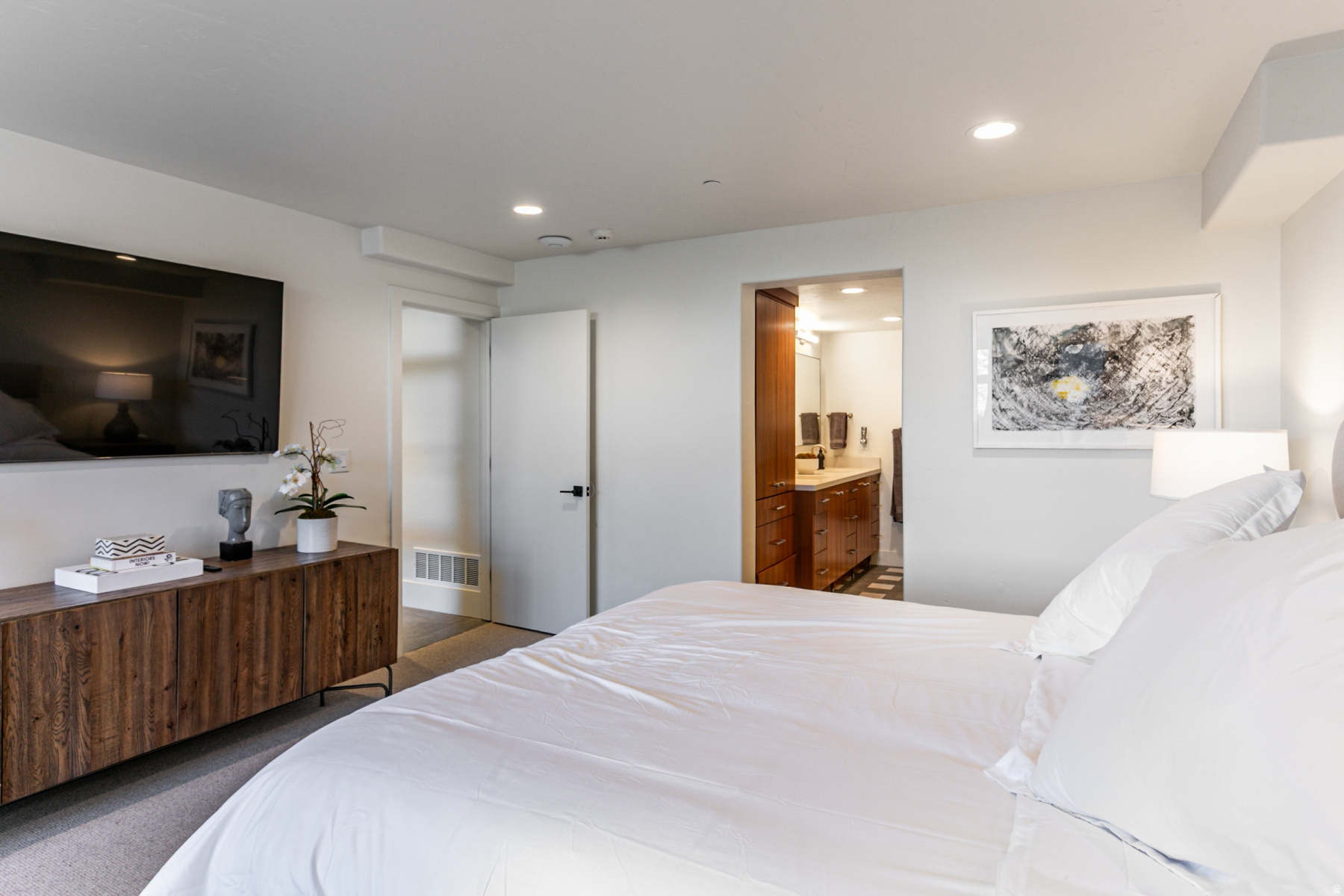 EAGLE WAY PLAT AMENDMENT SUBDIVISION - Residential Lease