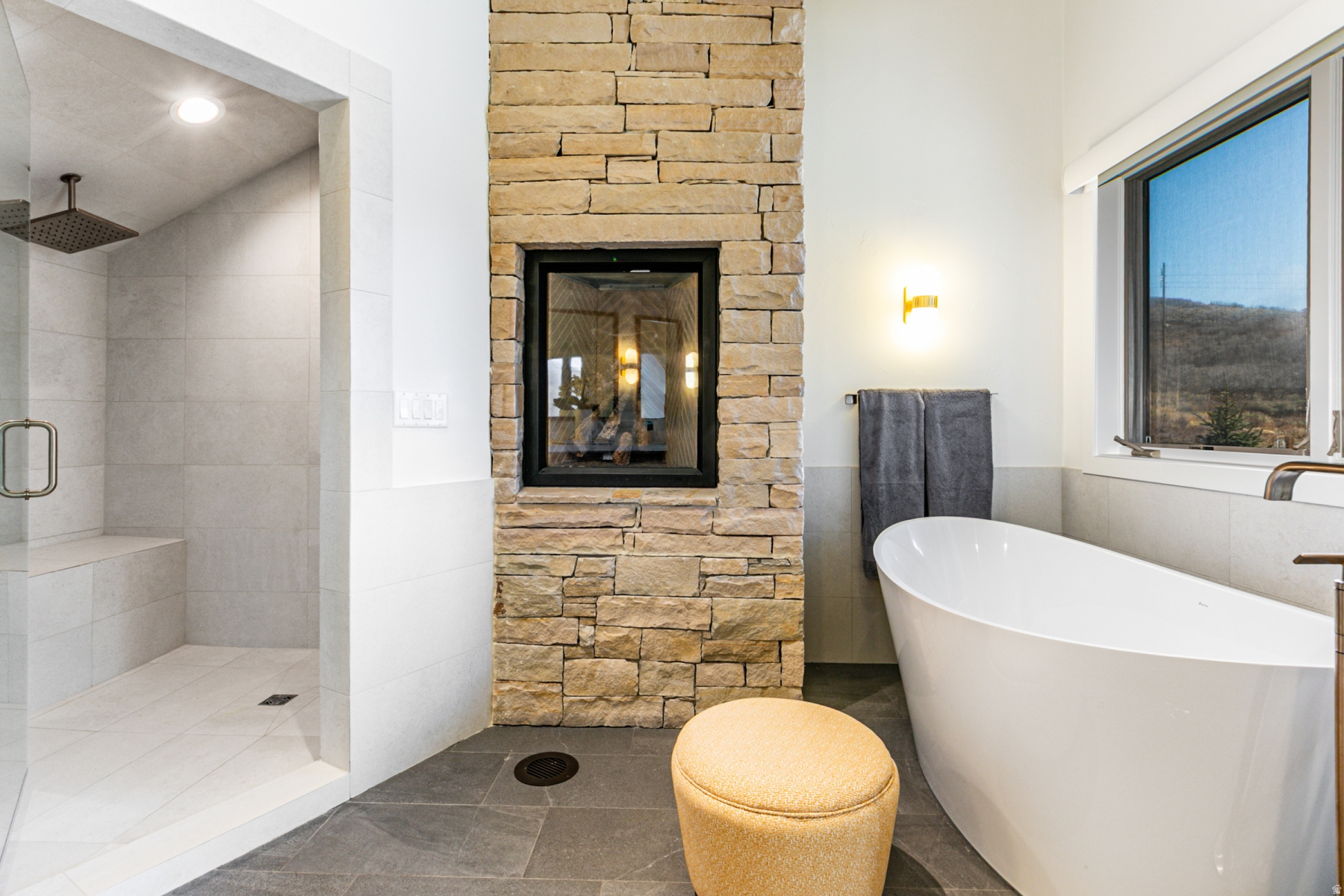 EAGLE WAY PLAT AMENDMENT SUBDIVISION - Residential Lease