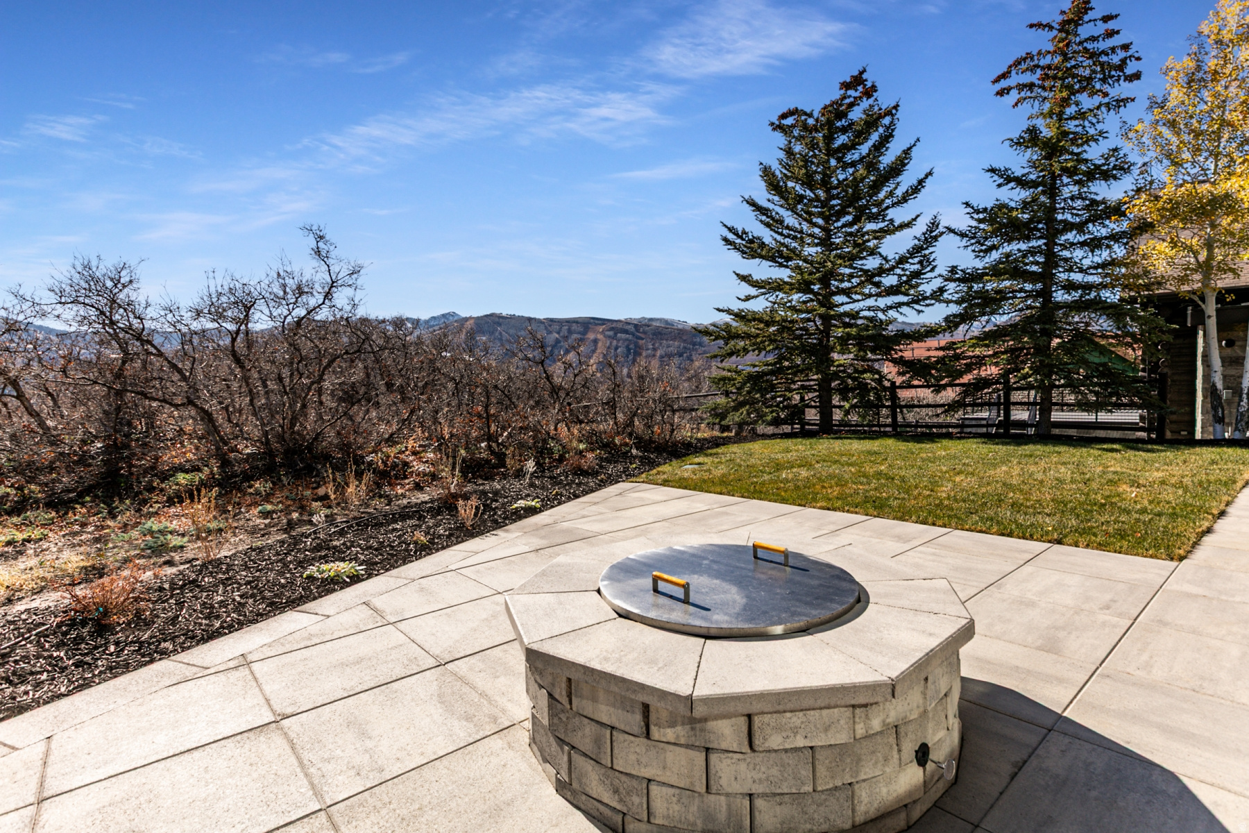 EAGLE WAY PLAT AMENDMENT SUBDIVISION - Residential Lease