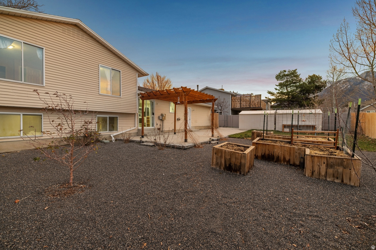 WHITE CITY - Residential