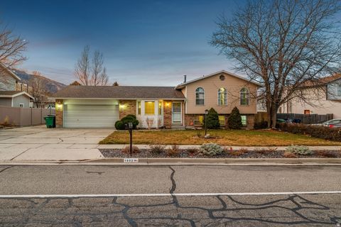 Tiny photo for 1602 E SEGO LILY DR, Sandy, UT 84092 (MLS # 2129341)